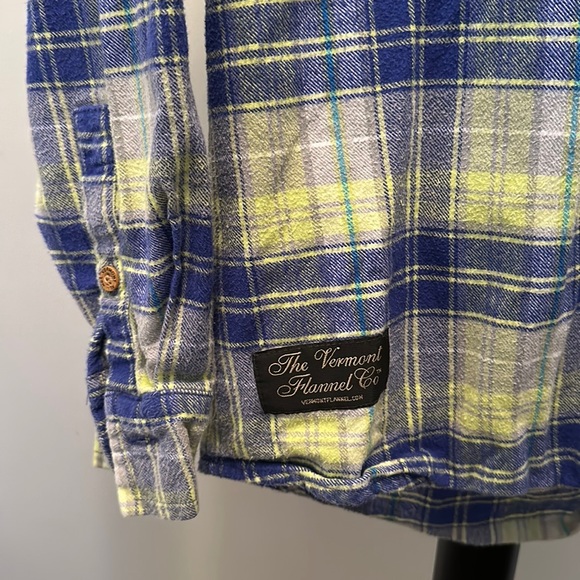 Vermont flannel button down - Picture 2 of 6